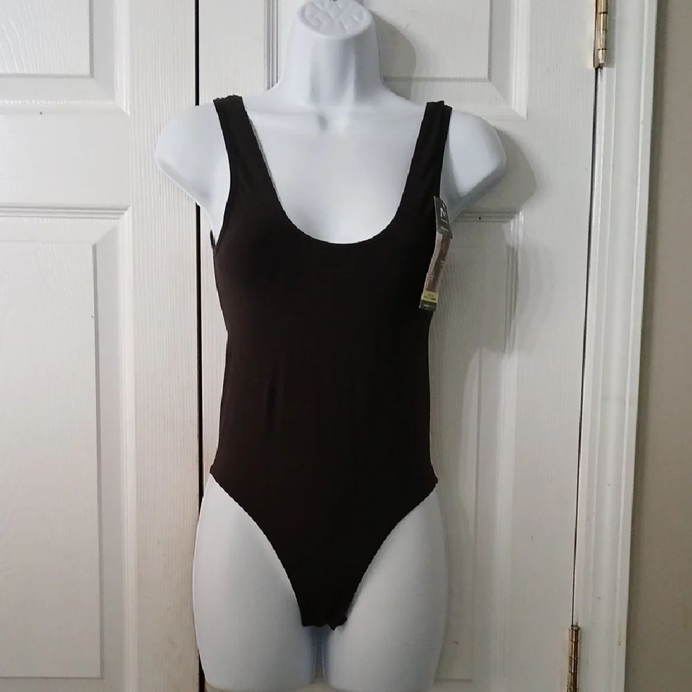Maidenform Basically Sexy Seamless Smoothing Bodysuit Sz S NWT